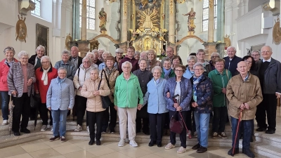 Die teilnehmenden Senioren und Seniorinnen in der Wallfahrtskirche Fahrenberg. (Bild: Elisabeth Eiszrich)