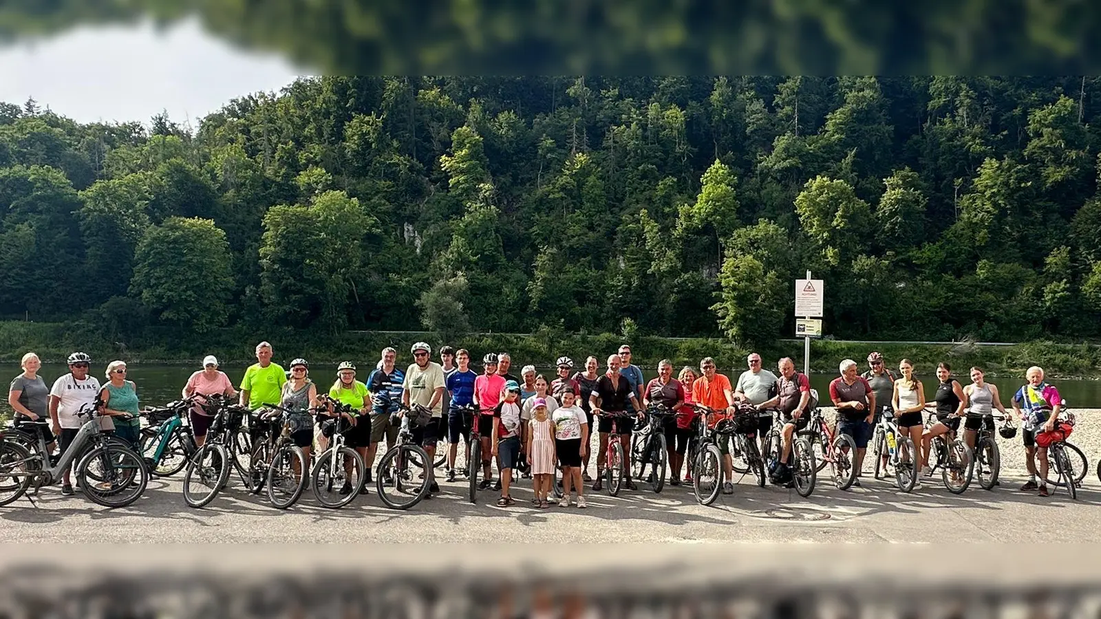 36 Teilnehmerinnen und Teilnehmer genossen die Radtour durch das malerische Altmühltal (Bild: Bernhard Walter)