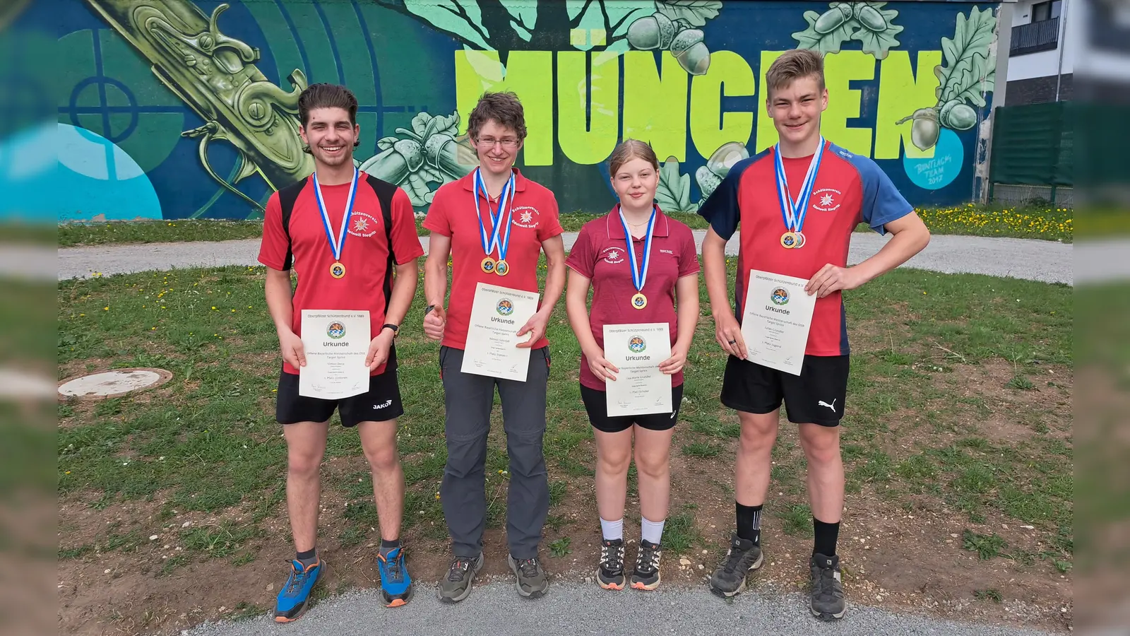 Die Sieger<br>v.l. Simon Denz, Kerstin Schmidt, Lea-Marie Grundler, Julian Grundler (Bild: Katja Grundler)