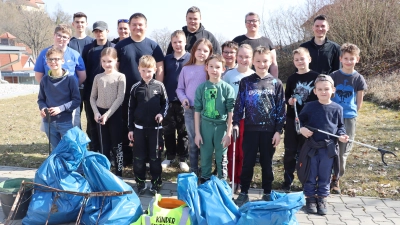 Eine tolle Gemeinschaftsaktion war das „Ramma Damma” der Kinder- und Jugendfeuerwehr Rieden am vorletzten Samstagvormittag (Bild: Michael Rabenhofer)