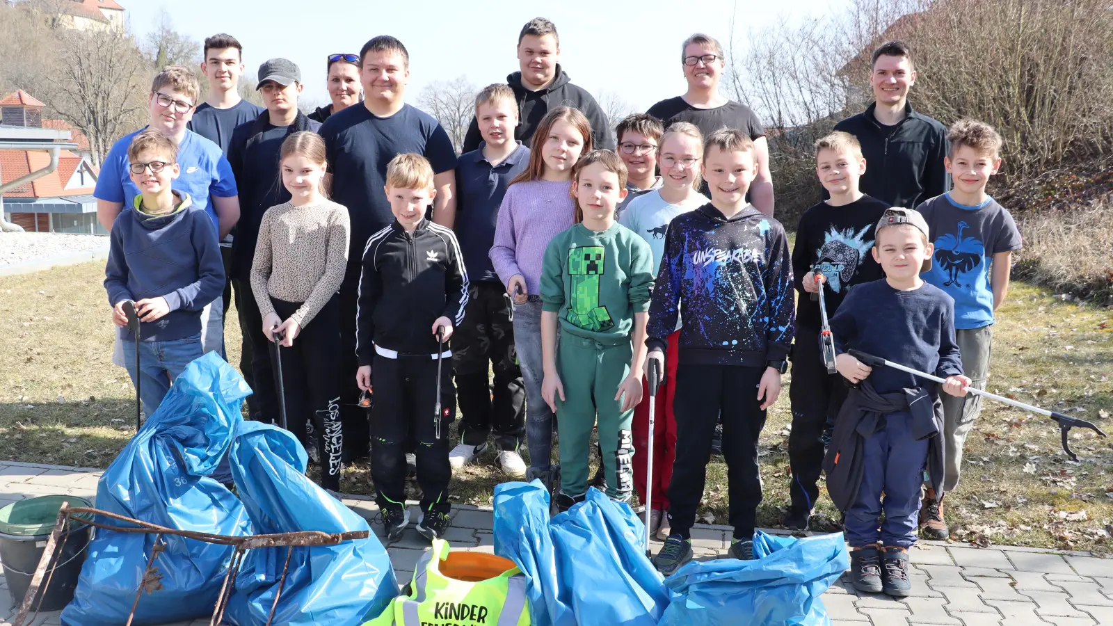 Eine tolle Gemeinschaftsaktion war das „Ramma Damma” der Kinder- und Jugendfeuerwehr Rieden am vorletzten Samstagvormittag (Bild: Michael Rabenhofer)