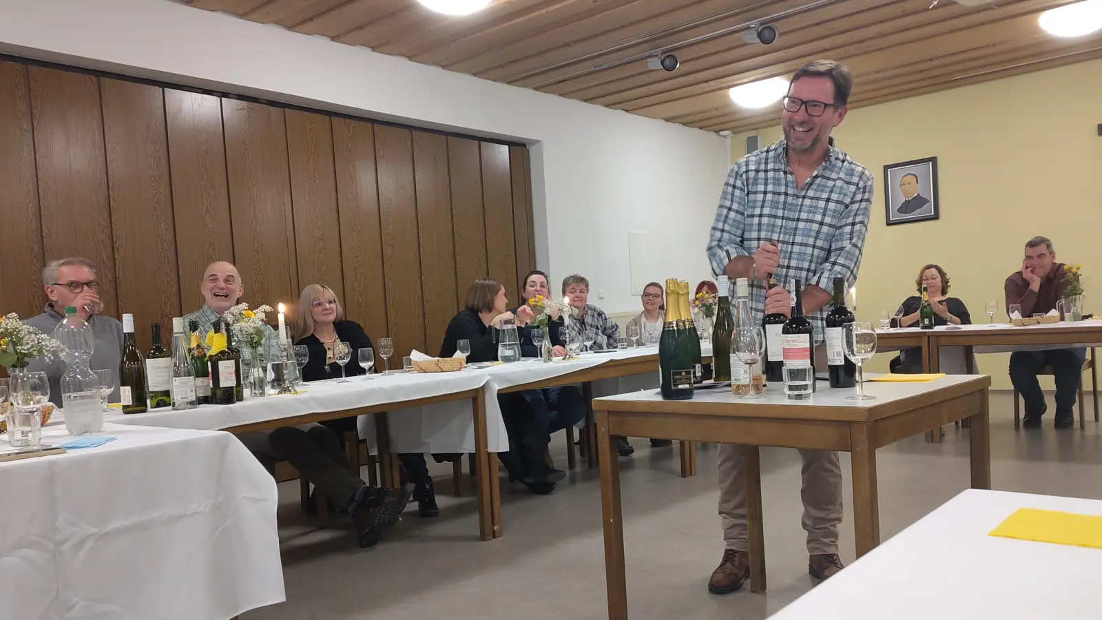 Weinexperte Michael Walz bei seiner Präsentation (Bild: Bernhard Kneidl)