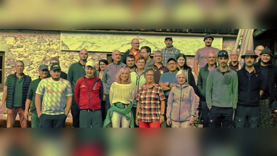 die Teilnehmer der FF Illschwang bei ihrer diesjährigen Bergtour in die Chiemgauer Alpen (Bild: Norbert Weis)