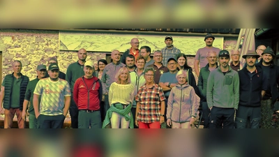 die Teilnehmer der FF Illschwang bei ihrer diesjährigen Bergtour in die Chiemgauer Alpen. (Bild: Norbert Weis [no] (nm.weis@t-online.de))