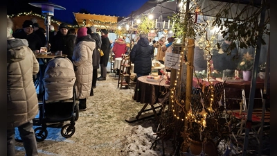 Besucher aus der gesamten Region kamen ins Vereinsgelände des OGV. (Bild: Gerd Neumann)