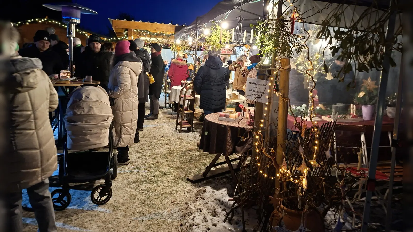 Besucher aus der gesamten Region kamen ins Vereinsgelände des OGV. (Bild: Gerd Neumann)