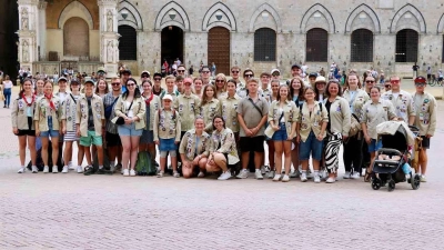 Pfadfinder Neuhaus auf dem Piazza del Campo in Siena. (Bild: Katharina Baierl)