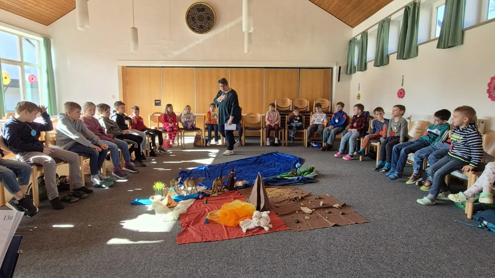 Neustädter Kinder erleben die Bibel. (Bild: Samira Blaschke)