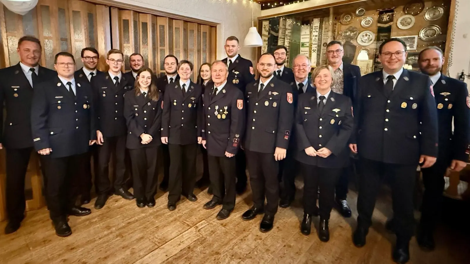 Der neu gewählte Vorstand der FF Stulln (Bild: Wolfgang Rübe)