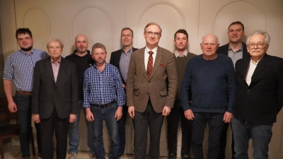 Christian Grasseck, Konrad Bartmann, Wolfgang Veigl, Franz Gebert, Franz Kühn, TEGO-Vorsitzender Alexander Flierl, Matthias Graser, Robert Schmalzl, Christian Bartmann, Bernhard Fehneis (von links). (Bild: Fabian Borkner)