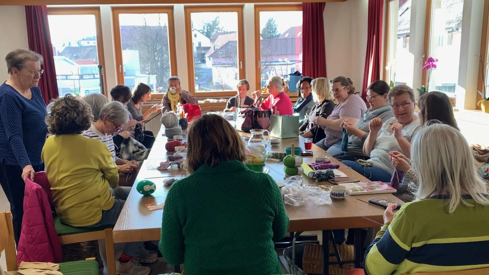 Von Oktober bis Ostern wurde im Kreativtreff gewerkelt, gestrickt, gestickt und gefilzt.  (Bild: Sarah Gallitzendörfer )
