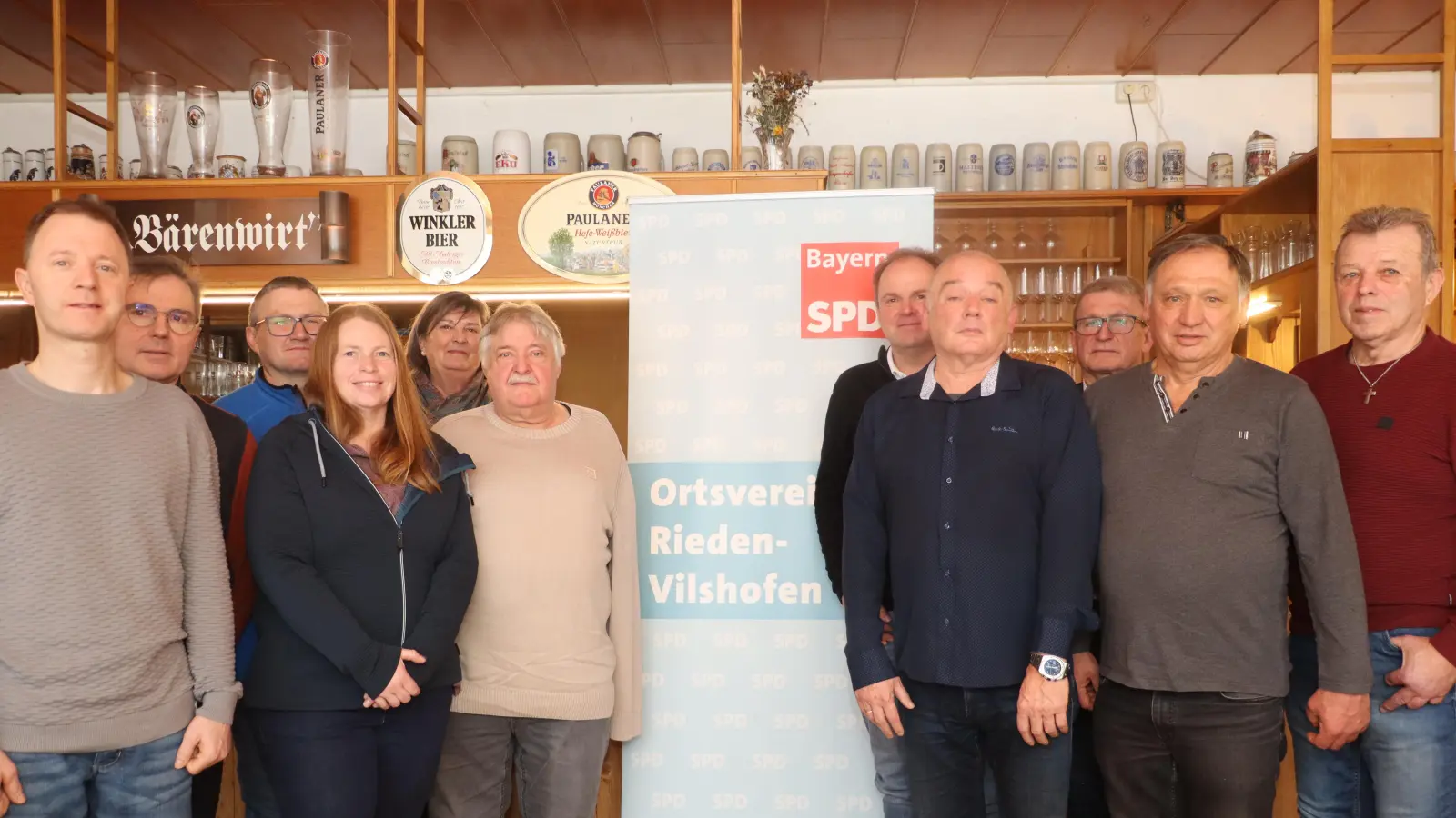 Die anwesenden Listenkandidaten der SPD Rieden-Vilshofen für die Kommunalwahlen am 8. März mit Ortsvorsitzendem Georg Söldner (3.v.r.). (Bild: Michael Rabenhofer)