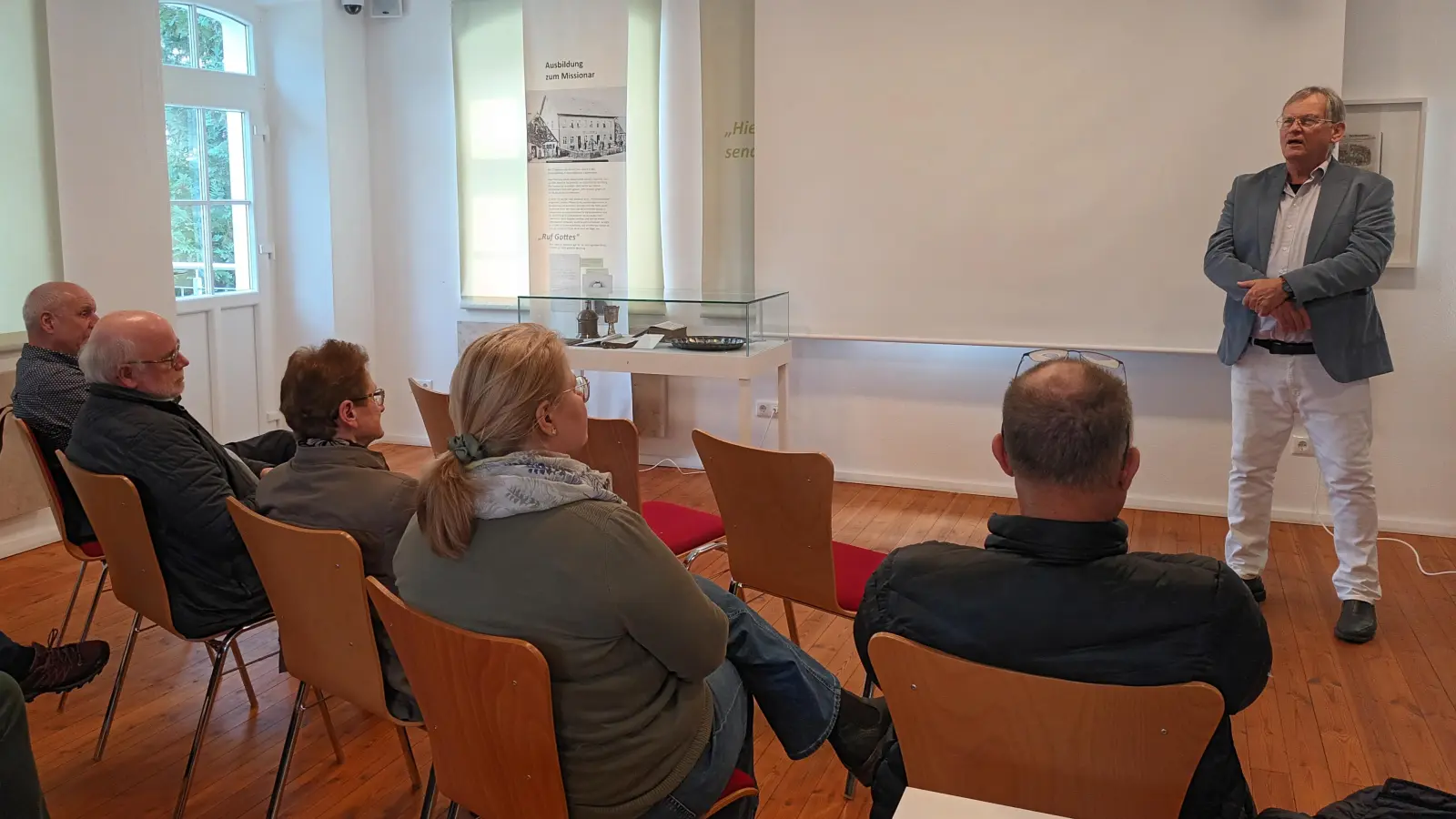 Dr. Dr. Traugott Farnbacher ist wissenschaftlicher Berater des Johann-Flierl-Museums in Fürnried. Er war 35 Jahre lang im Bereich Papua-Neuguinea, Pazifik, Ostasien für Mission EineWelt beauftragt.  (Bild: Gerda Stollner )