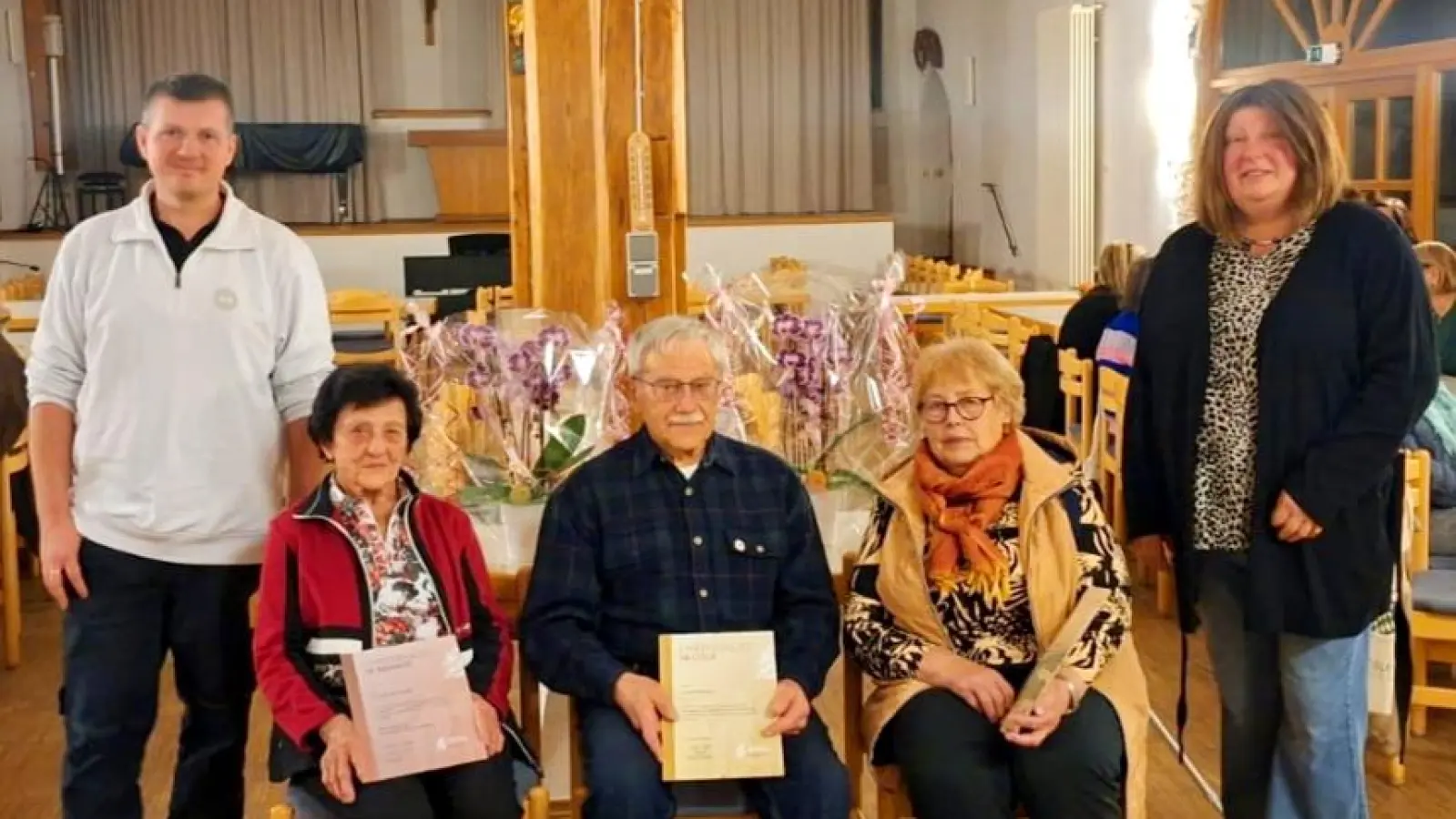 Von links, 2. Vorstiz. René Dietrich, Alice Scharf, Josef Pinzer, Gerda Ogermann, 1. Vorsitz. Christina Kastner<br>nicht am Bild Babette Ackermann (Bild: Christina Kastner)