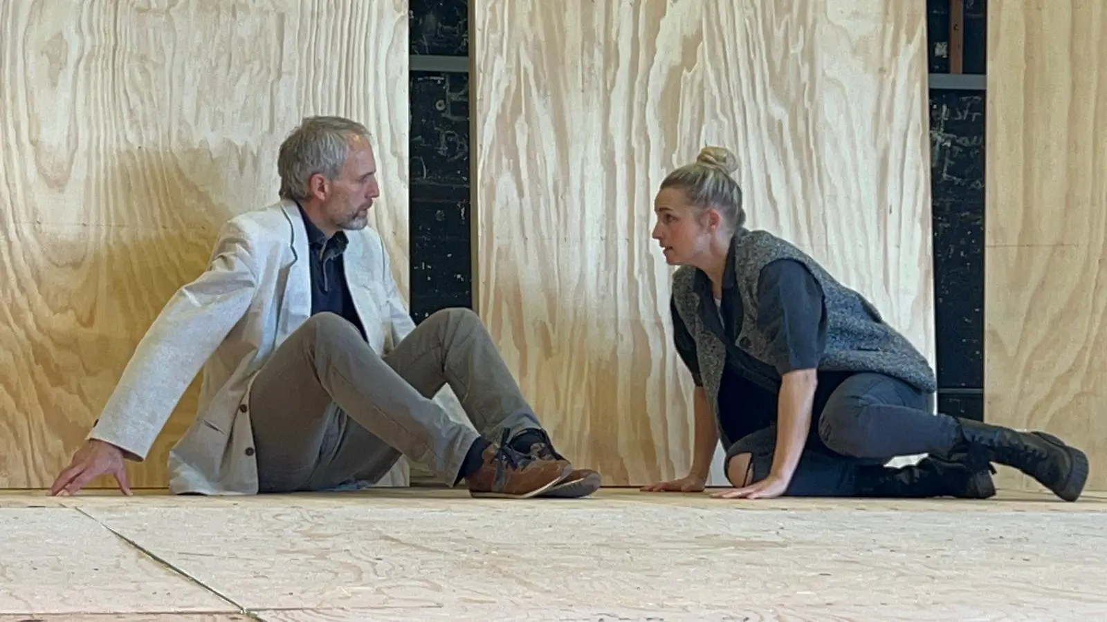 Die Proben für das Theaterstück laufen auf Hochtouren. Am 30. Oktober ist die Premiere. (Bild: Bettina Schönenberg)