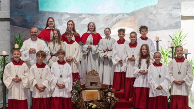 Sieben neue Ministranten wurden vergangenen Sonntag feierlich in den Dienst am Altar aufgenommen. (Bild: Lisa Berlinger)