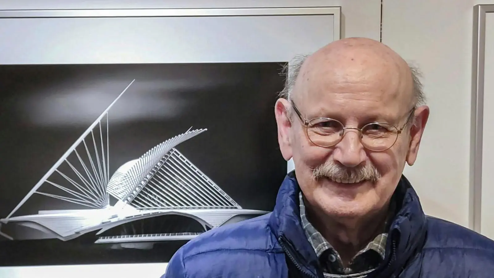Bayerischer Fotovizemeister Max Striegl mit seinem Foto Art Museum Milwaukee (USA) (Bild: Harald Striegl)