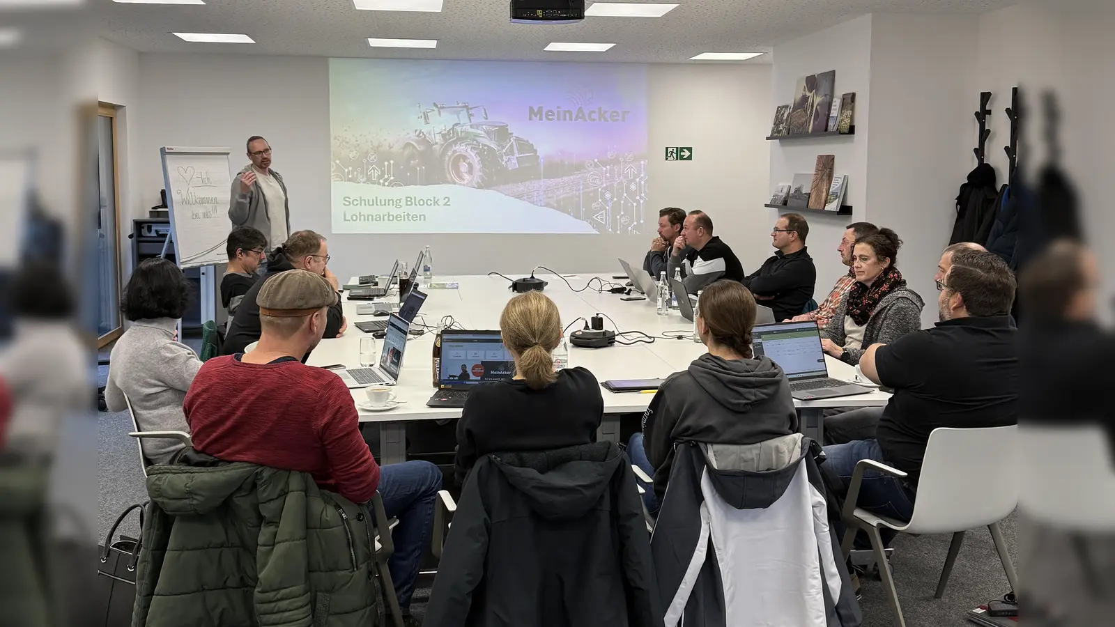 Seit November finden bei MR Schulungen in Kleingruppen zu den digitalen Anwendungen für Mitglieder statt. Schlagkartei, Digitales Büro, E-Rechnung, usw. (Bild: Eva Selig)