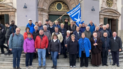 Teilnehmergruppe MMC Pfreimd und MMC Amberg vor Basilika St. Anna, Altötting (Bild: Alois Kleierl)