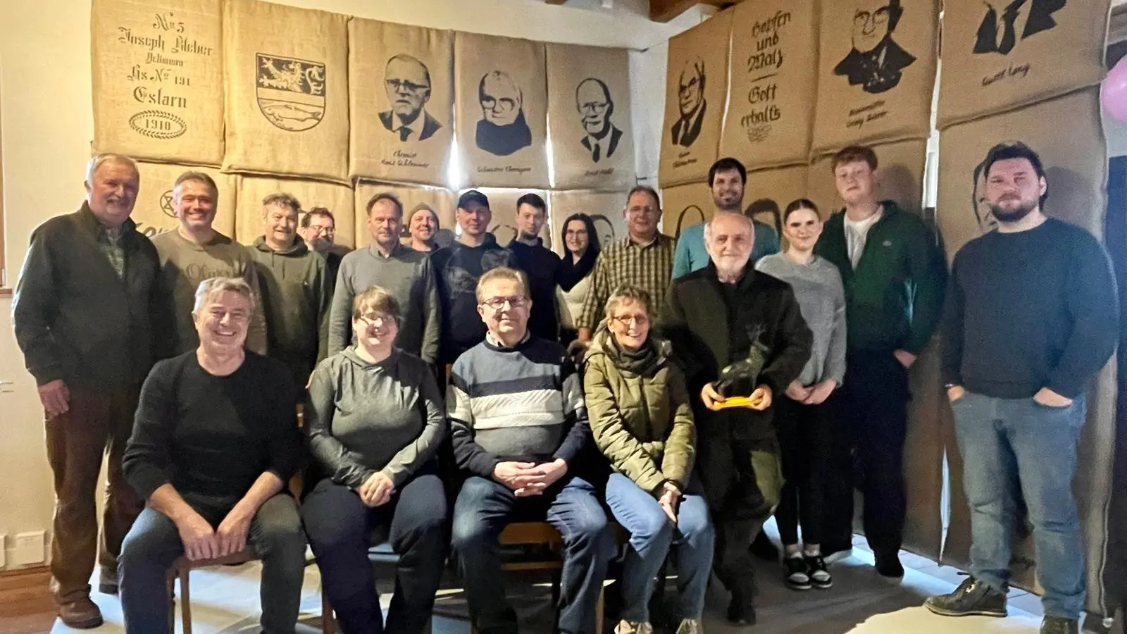 Bezirksverband der bayerischen Wildhalter zu Besuch in Eslarn (Bild: Petra Brenner)