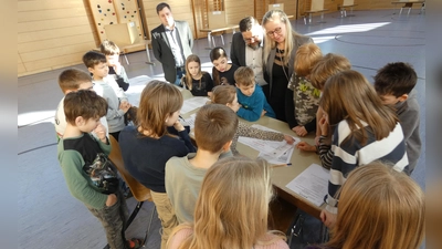 Großes Interesse an der Kinderwahl an der Grundschule Immenreuth. (Bild: Kerstin Schinner)