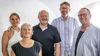Der neue DLA-Vorstand (v. l. n. r.): Anna-Lena Rosenbaum (2. Vors.), Tanja Dandorfer (Beisitzerin), Florian Torunsky (1. Vors.), Michael Scholz (Beisitzer), Markus Weldert (Kassier). (Bild: Marcus Rebmann)