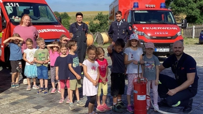 Einweisung ins Feuerlöschen (Bild:  Tania Schraml)