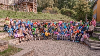 links: Frau Hollederer Elke (Klassenleitung Kombi 1/2), rechts oben: Frau Heindl Margit (Klassenleitung Kl. 1), rechts unten: Frau Kölbl Christine, Rin (Bild: Daniel Kellner )