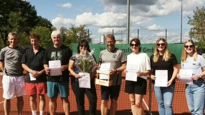 Bernhard Endres, Vojta Mares, Bernhard Haas, Katja Haas, Matthias Rübe, Nina Rübe, Lisa Wolfsteiner, Magdalena Capraro. (Bild: Uli Süß)