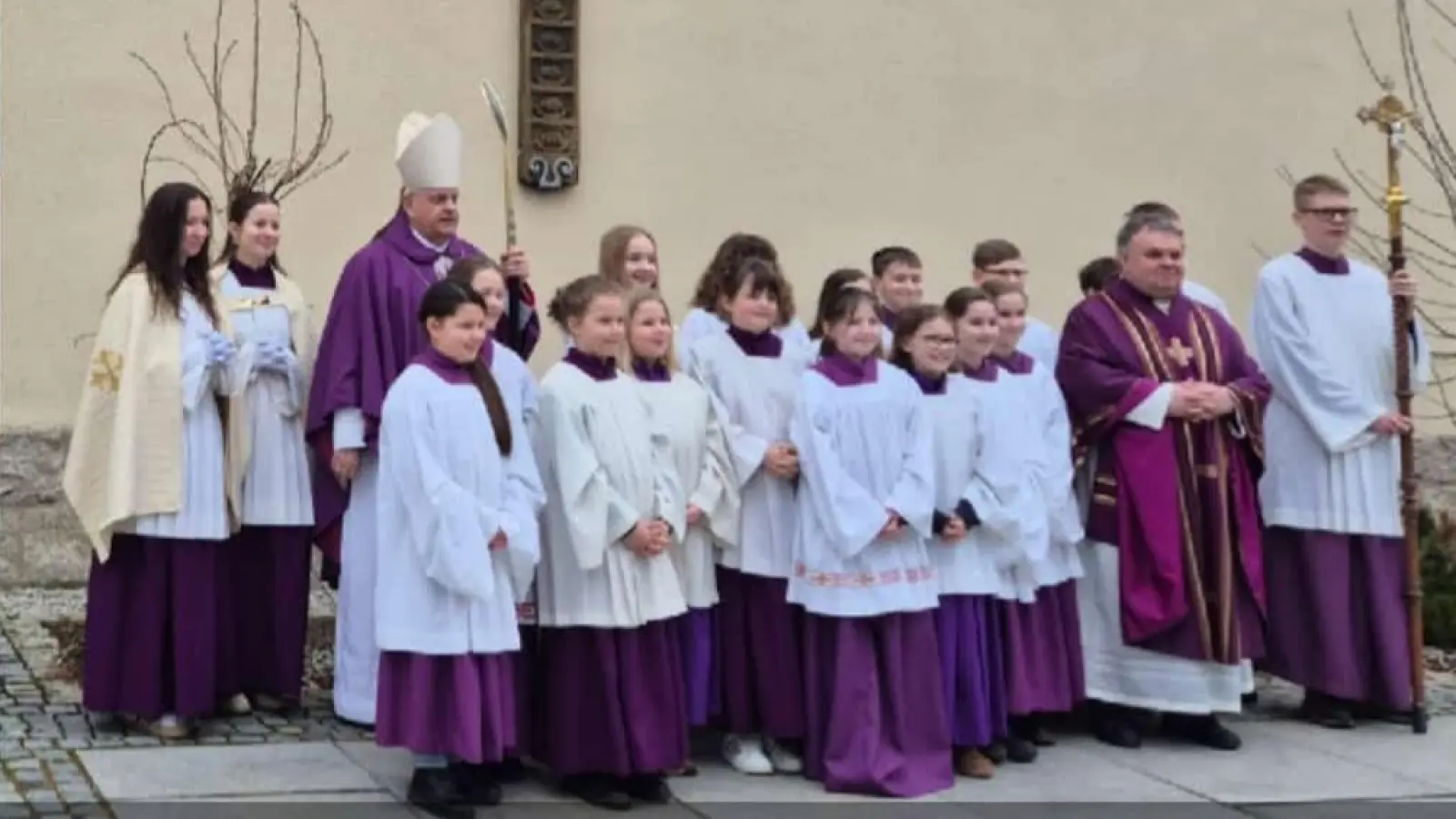 Gruppenfoto nach dem Festgottesdienst (Bild: Wolfgang Dobler)