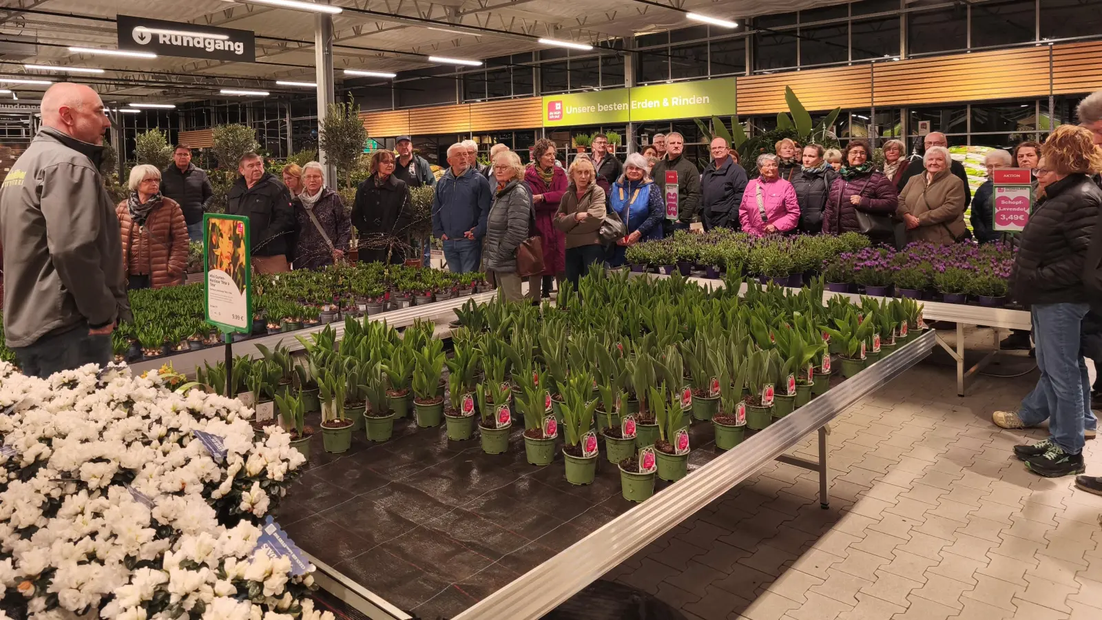 Wie ein kleines Wunder war der Besuch der Flosser Gartenfreunde bei der Gärtnerei Steinhilber in Neustadt/Waldnaab. (Bild: Fred Lehner)