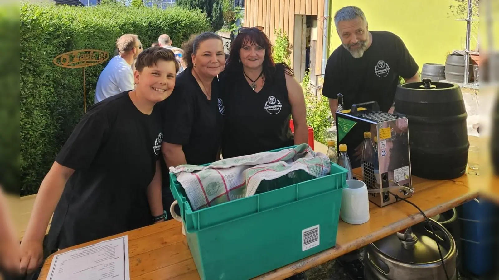 Gute Laune im Team und bei den Gästen mit viel Wetterglück  (Bild: Heike Busch)