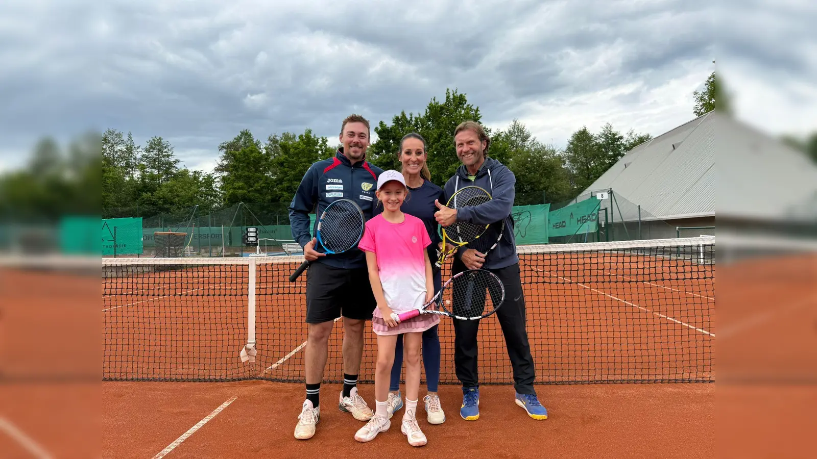 Felicitas Baar mit Ihrem Trainerteam (Bild: Sebastian Wagner)
