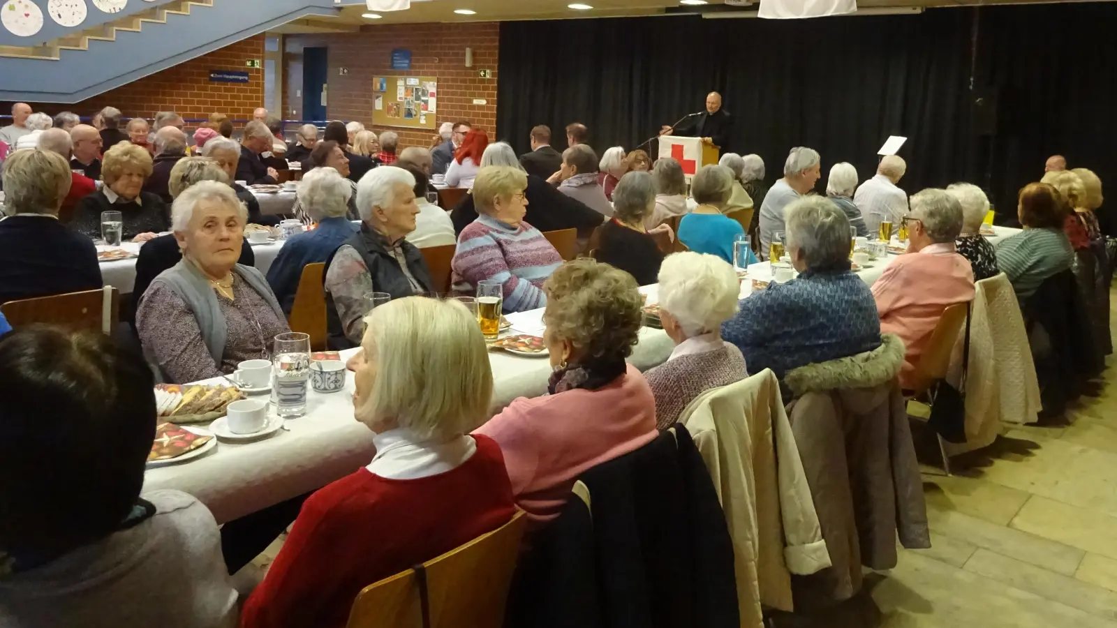 Besucher der Seniorenfeier des BRK (Bild: Josef Birkner)