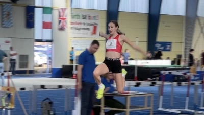 Lara beim Weitsprung (Bild: Werner Claus)