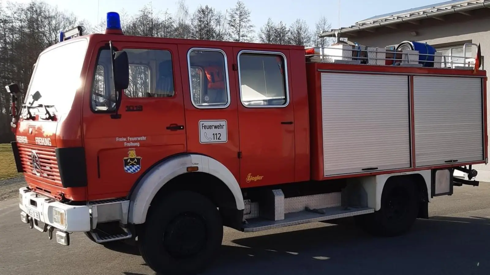 Das Tanklöschfahrzeug der Feuerwehr Freihung mit Baujahr 1980 – ein treuer Helfer in Hunderten von Übungs-und Einsatzstunden, doch wie lange muss es noch durchhalten? (Bild: Christina Rabenstein)