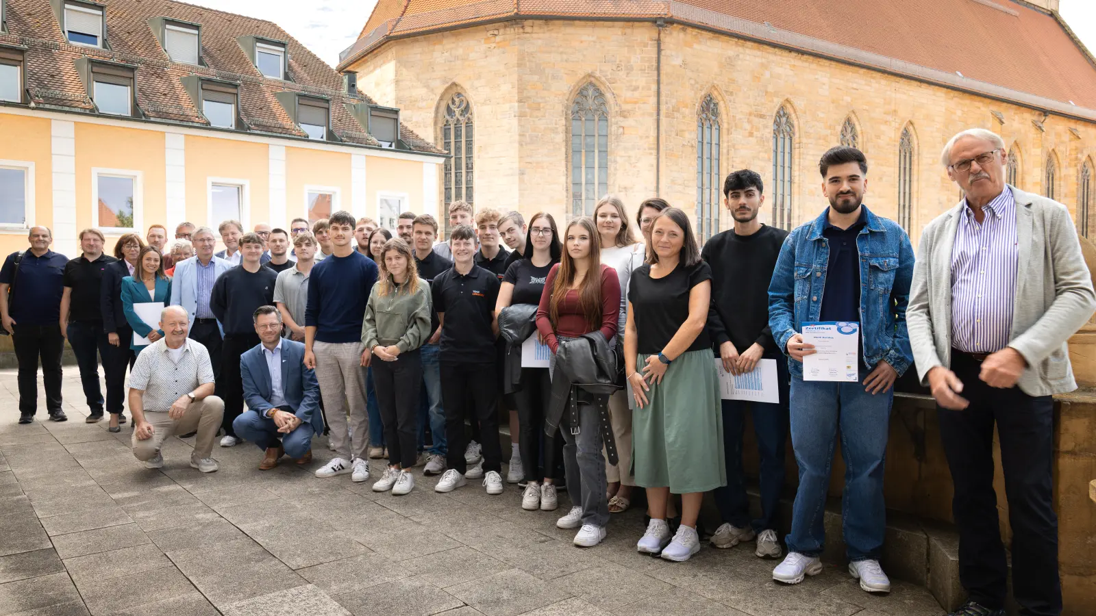 Übergabe Zertifikate BDS Azubi Akademie Amberg (Bild: Pascal Thelen)
