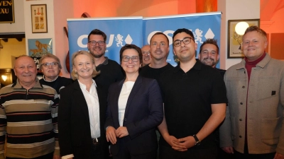 Die neue Vorstandschaft (Bild: Jürgen Bauer)