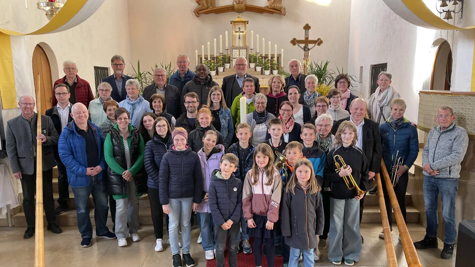 Alle Gruppen der Musikalischen Andacht in der St.Barbara-Kirche Stulln (Bild: Stefan Wittmann)