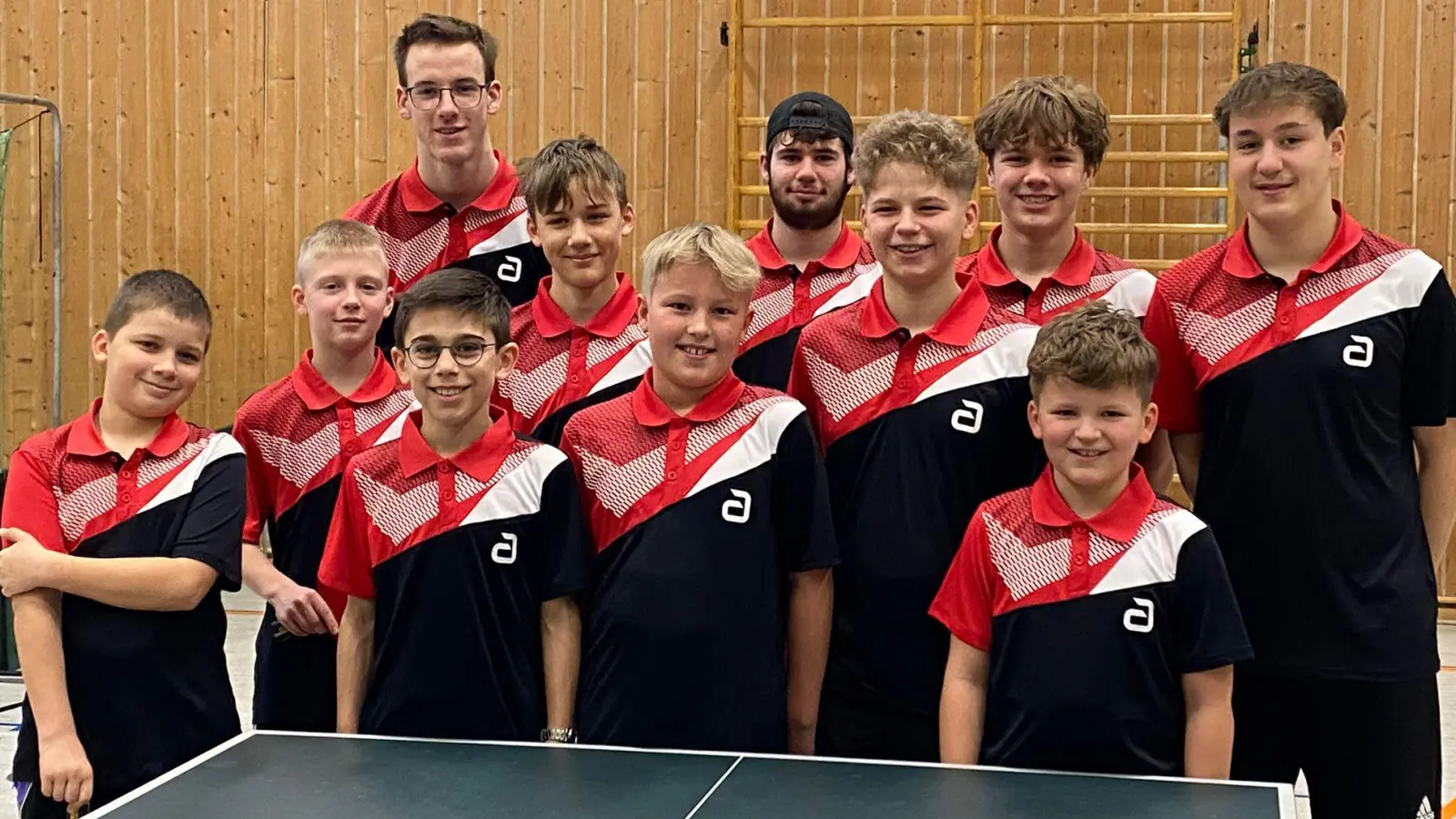 Jugendliche des Kolping-Tischtennisvereins Oberviechtach (Bild: Nicole Most)