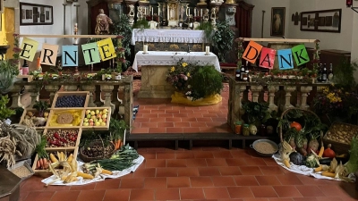 Erntedankaltar in Weißenbrunn (Bild: Ulrike Lehner)