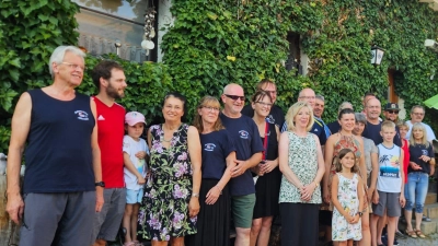 Mitglieder des Motorradclubs beim Sommerfest im neuen Vereinslokal Gasthaus Kellermann, Zangensstein. (Bild: Martin Haas)