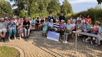 60 Jahre feierte der Hahnbacher Kneippverein mit vier Gründungsmitgliedern und einer Spendenübergabe. (Bild: Marianne Moosburger)
