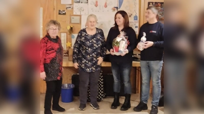 Übergabe einer Spende für HvO Team Mantel. (Bild: Monika Rittner)