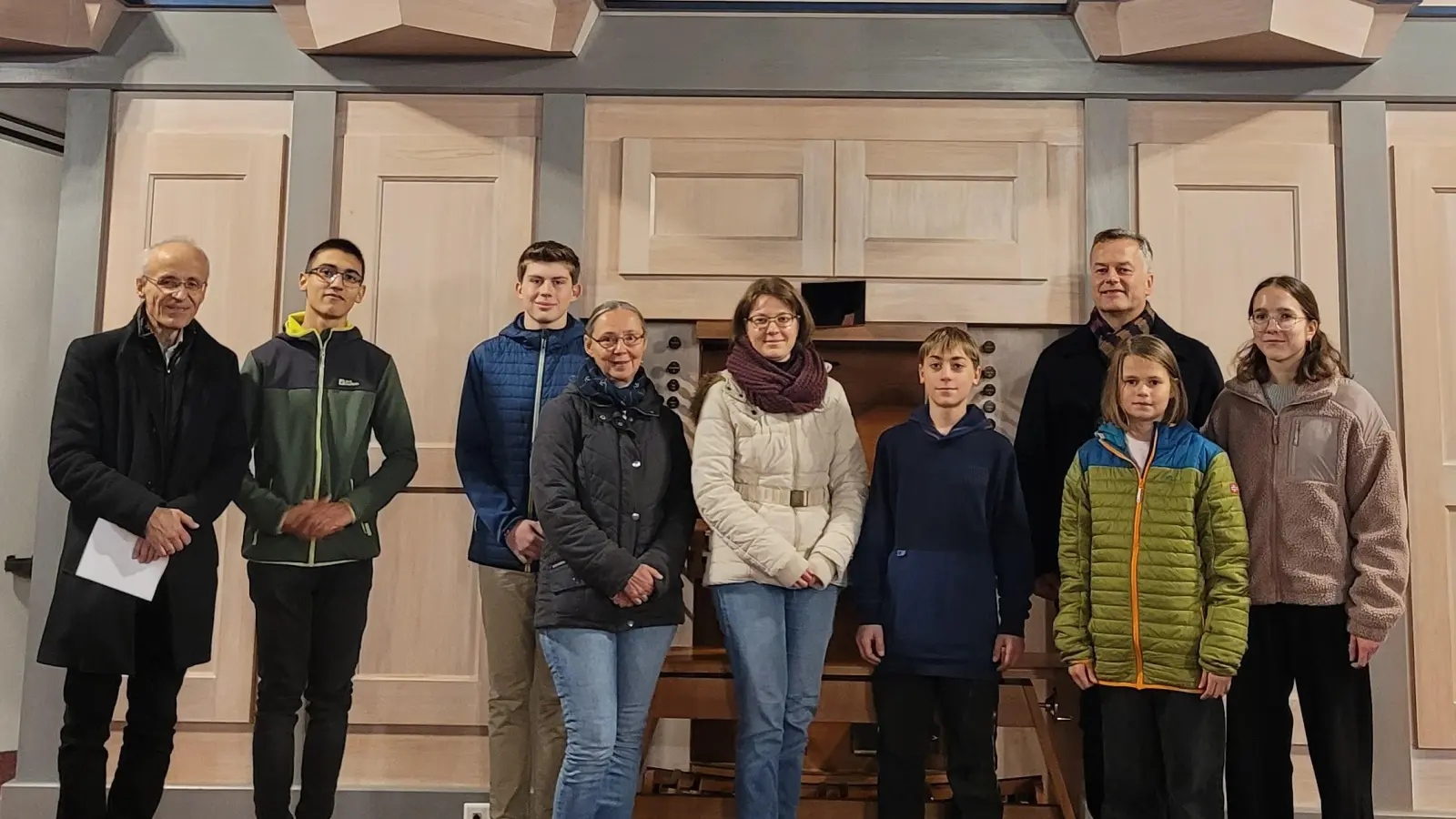 Die Orgelschüler von Regionalkantor Rudolf Fischer beim gemeinsamen Orgelkonzert am 26.10.2025 in St. Konrad.  (Bild: Michael Jakob)