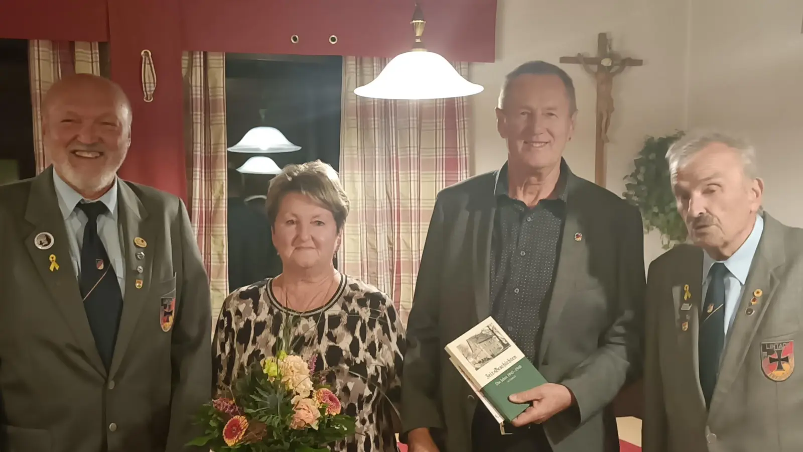 von links: stellvertretender Vorsitzender Xaver Ram, Monika Daller, Williblad Daller, Vorsitzender Wolfgang Richthammer (Bild: Wolfgang Richthammer)