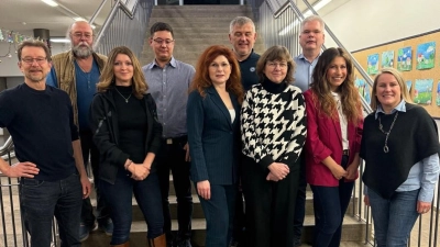 Die neue Vorstandschaft des Vereins der Freunde und Förderer des HCA-Gymnasium mit der Vorsitzenden Melanie Sichelstiel (Dritte von links). (Bild: Joachim Gebhardt )