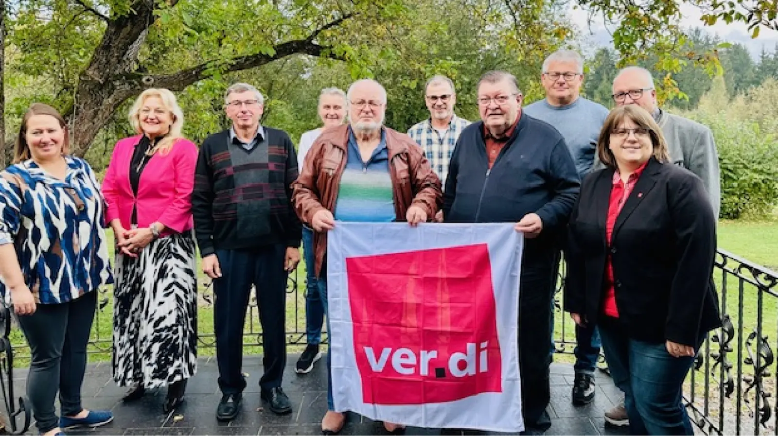Von links nach rechts: Marina Mühlbauer, Lydia Schimmer, Josef Bayer, Karin Meier, Roland Glatzl, Michael Marx, Emmeram Kiener, Georg Roth, Ludwig Blank, Eva Bößl. (Bild: Foto Heuberger)