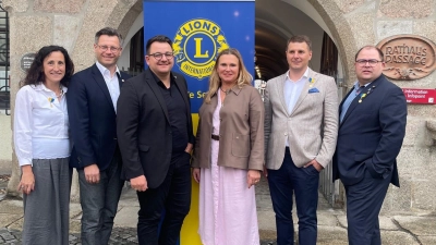 Schriftführerin Tanja Schiffmann, Past-Präsident Christoph Skutella, Neumitglieder Sebastian Keck und Barbara Zwick, Präsident Christoph Müler-Rauch und Sekretär Alexander Kießlich (Bild: Hubert Schober)