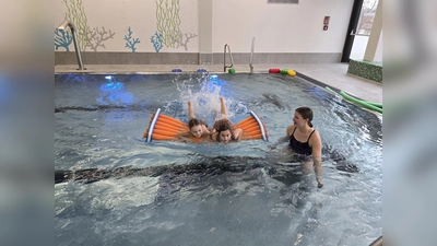 Im MAKBAD Hallenbad in Marktredwitz können Schwimmkurse für Kinder von 6 bis 8 Jahren ab sofort online gebucht werden. (Bild: Silvia Soares)